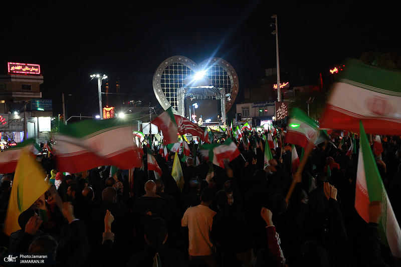 چهل و دومین شب تجمع مردم تهران در میدان الغدیر