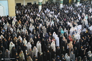 نماز عید سعید فطر در حرم مطهر حضرت معضومه (س)