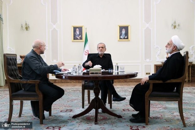 جلسه سران قوا به میزبانی رییس جمهور برگزار شد