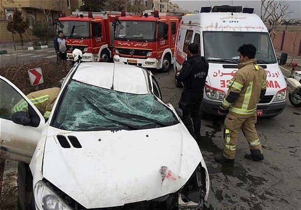 ۱۲ دستگاه خودرو در محورهای استان همدان واژگون شد