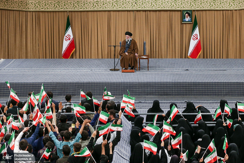 دیدار دانش‌آموزان و دانشجویان با رهبر معظم انقلاب