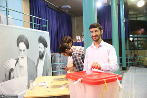 مرحله دوم انتخابات ریاست جمهوری چهاردهم در حسینیه جماران - 8