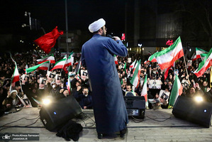 تجمع بزرگ مردمى نه به آتش بس در محله پيروزى تهران