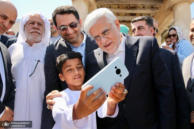 بازدید معاون اول رئیس‌جمهور از جزیره هندورابی/ عارف: توسعه دریامحور، راهکاری کلیدی برای تحقق برنامه هفتم توسعه است