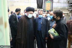 مراسم تشییع حجت الاسلام و المسلمین محتشمی پور در حسینیه جماران