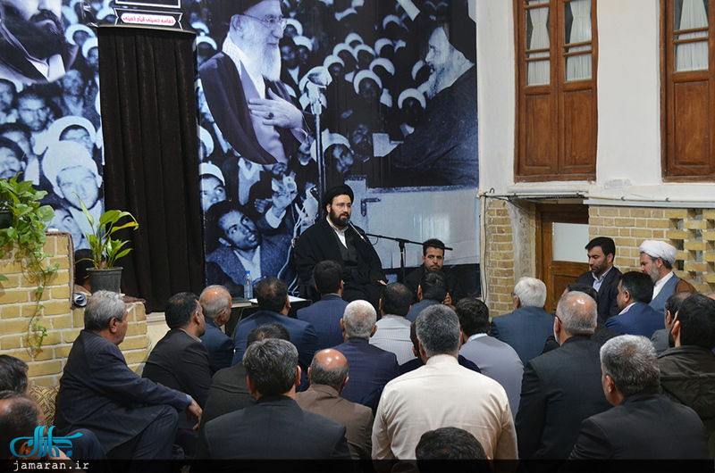 دیدار امام جمعه، مسئولین و جمعی از مردم شریف آباد استان تهران با سیدعلی خمینی