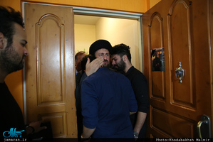 حضور سید حسن خمینی در منزل مرحوم مجید نائینی پیشکسوت فوتبال