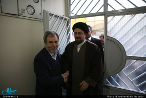 عیادت سید حسن خمینی از حجت الاسلام و المسلمین سید مهدی طباطبایی 