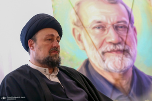 دیدار سید حسن خمینی با خانواده شهیدان لاریجانی