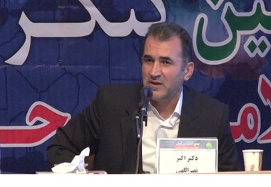 یک استاد دانشگاه: سخنان برخی از مسئولان سوخت رسانه‌های فارسی زبان‌ خارجی و بنزین بر آتش ناآرامی‌هاست