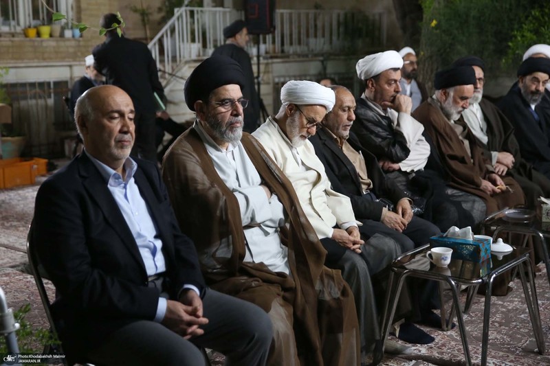 حضور شخصیت های حوزوی در منزل سید حسین خمینی