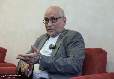 حسین مرعشی: پرداختن بیشتر به موضوع حجاب باعث تحریک تندروها می‌شود/ قانون متوقف شده و آقای باهنر هم نباید در این زمینه اظهارنظر می‌کرد