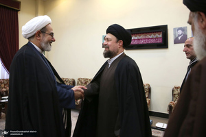 حاشیه های تجدید میثاق رئیس قوه قضائیه و مسئولان عالی قضایی با آرمان‌های حضرت امام خمینی (س)