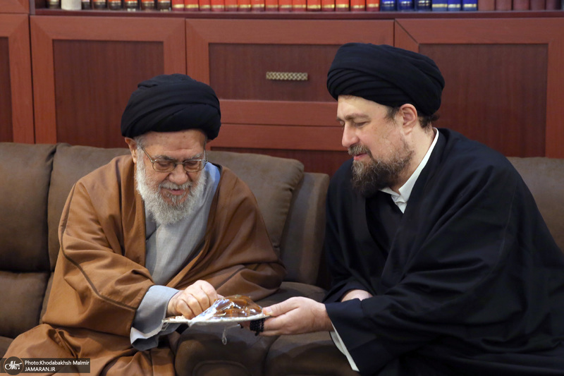 حضور شخصيت هاي سياسي در منزل مرحوم آیت الله بجنوردی 2