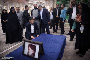 حضور وزیر جدید آموزش و پرورش در حرم مطهر امام خمینی (س)