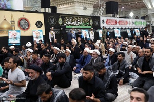 مراسم عزادهری شب ۲۸ صفر در حرم مطهر امام خمینی(س)