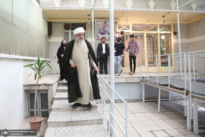 بازدید نماینده آیت الله العظمی یعقوبی از جماران / قیس طایی