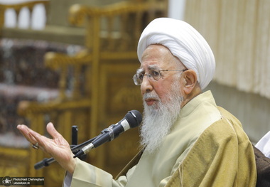 آیت‌الله العظمی جوادی آملی: امیدواریم با عملیات وعده صادق ۲ صهیونیست بین‌الملل و خائن سر جای خود بنشیند