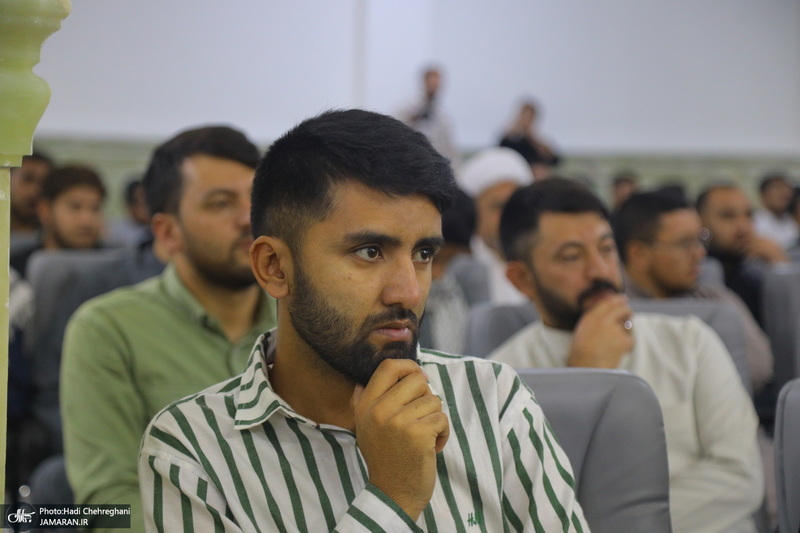 نشست «قرآن و عترت، محور اتحاد مسلمانان در اندیشه امام خمینی(س)» به زبان اردو