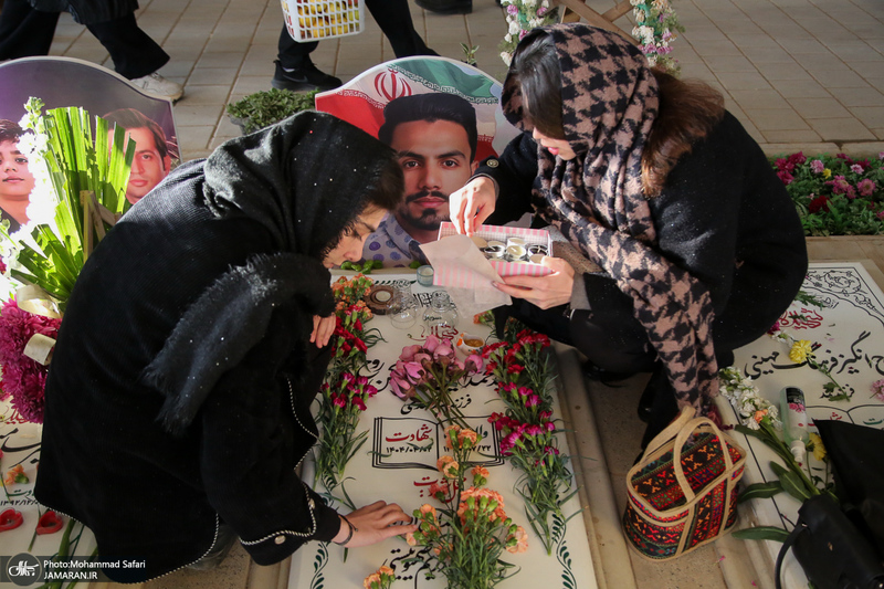 مهمانی لاله ها در قطعه شهدای بهشت زهرا