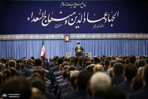 دیدار جمعی از فرماندهان و کارکنان نیروی هوایی ارتش با فرمانده معظم کل قوا