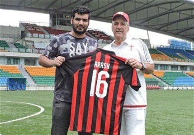 حضور مهاجم ایرانی در لیگ سنگاپور
