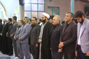 تجدید عهد با آرمان‌های امام خمینی(ره) و بزرگداشت شهدای خدمت در حسینیه جماران