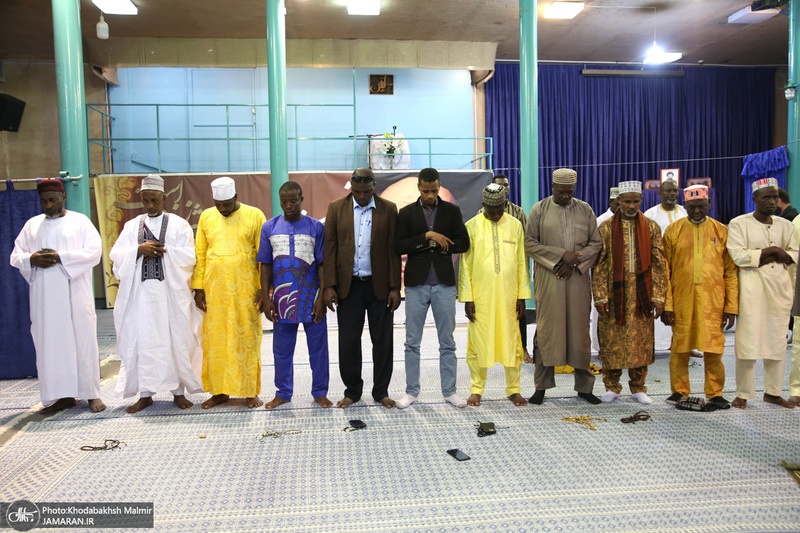 بازدید جمعی از قاریان کشور آفریقا و جمعی از گردشگران لبنانی از بیت امام خمینی در جماران