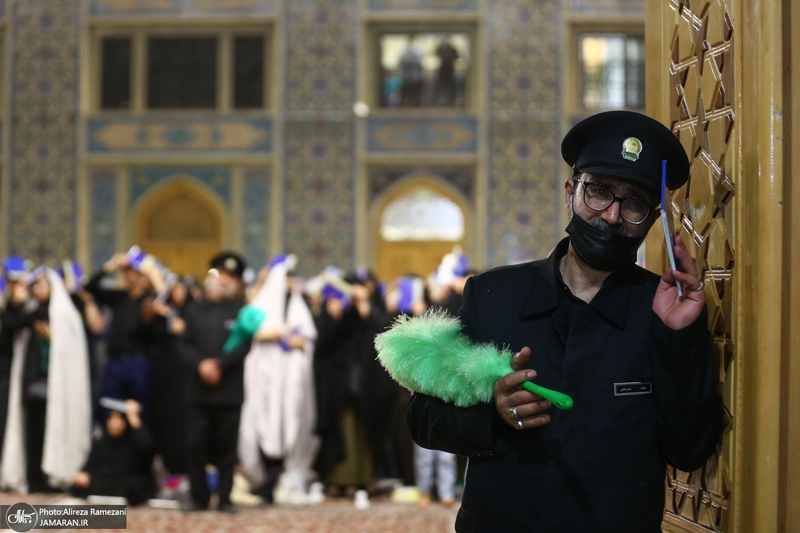 مراسم دعا و احیای شب بیست و یکم ماه رمضان در حرم امام رضا(ع)