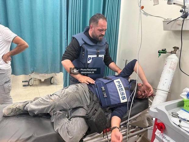 شهرک‌نشینان اسرائیلی خبرنگاران و امدادگران را هم زخمی کردند + عکس ها