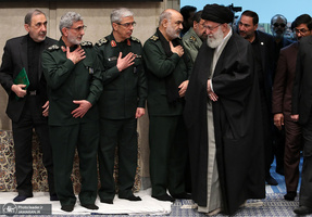 مراسم بزرگداشت شهید حاج قاسم سلیمانی و همرزمانش در حسینیه امام خمینی (ره)