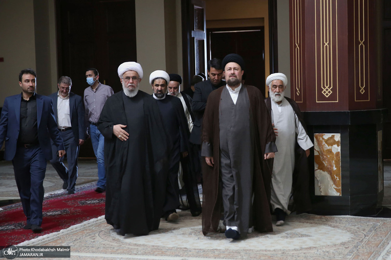 ادای احترام شرکت کنندگان در هفتمین اجلاس بین المللی مجمع جهانی اهل بیت(ع) به مقام شامخ امام راحل