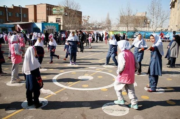 ۶،۸ میلیارد ریال وسایل ورزشی و بهداشتی بین مدارس ایلام توزیع شد