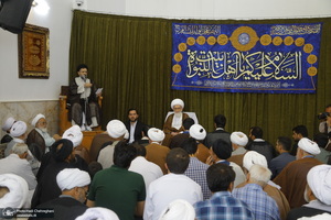 عمامه گذاری طلاب در روز میلاد پیامبر اکرم (ص) و امام صادق (ع) توسط مراجع تقلید