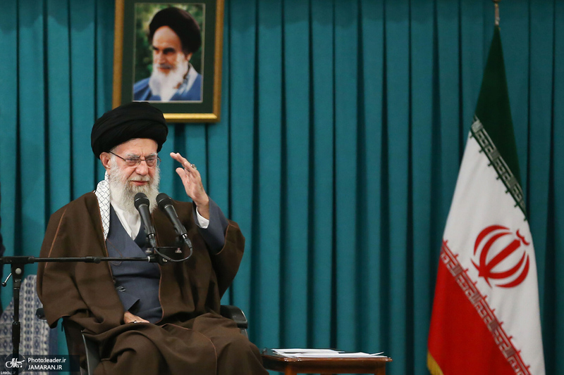 دیدار جمعی از رأی اولی‌ها و خانواده‌های شهدا با رهبر معظم انقلاب