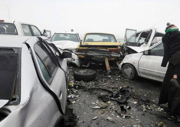 تصادف زنجیره ای 6 خودرو در همدان