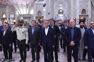 تجدید میثاق مدیرعامل و کارکنان سازمان بنادر و دریانوردی با آرمان های حضرت امام (س)