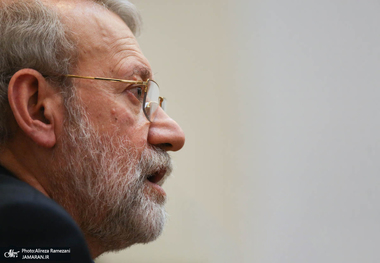 لاریجانی: برای ارزیابی در مورد مذاکرات زود است/ آمریکایی‌ها حرف‌های مختلفی می‌زنند و روی یک موضع نمی‌ایستند