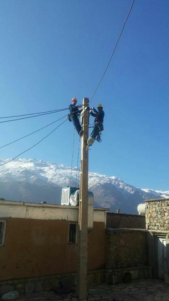 مشکلات شبکه برق روستای ابراهیم آباد رفع شد