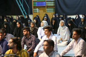 بازدید جمعی از دانشجویان فعال فرهنگی سیاسی و اجتماعی دانشگاه های استان هرمزگان از بیت امام خمینی (س)در جماران