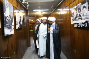 بازدید جمعی از علما کشور عراق از بیت امام خمینی (س)