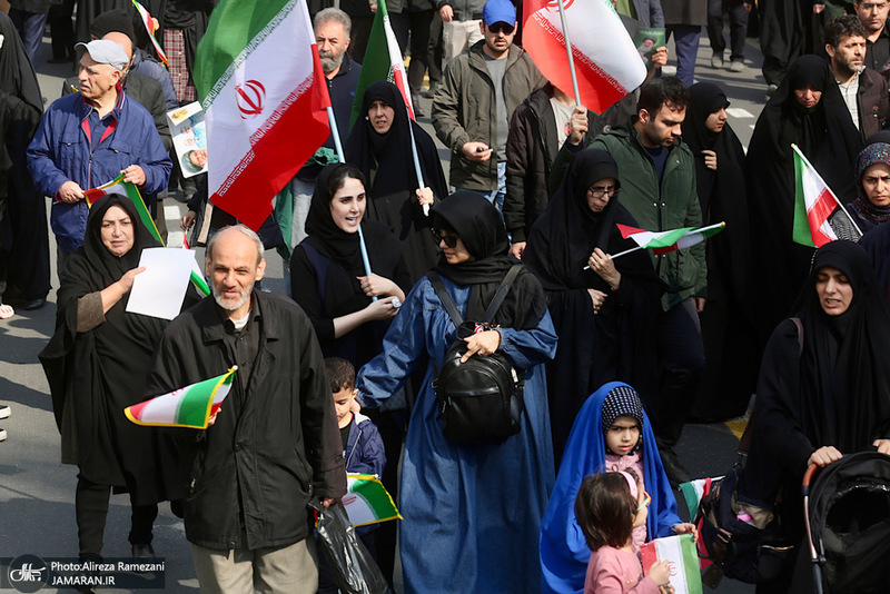 مراسم تشییع پیکرهای مطهر 84 شهید قهرمان ناوشکن دنا -2