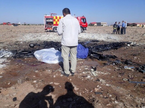 جزئیات حادثه سقوط هواپیمای آموزشی در گرمسار  اعلام اسامی جانباختگان و تصاویر محل سقوط