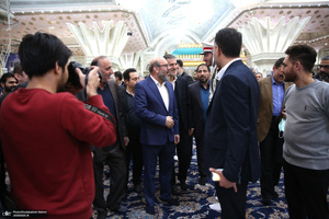 دیداررئیس و جمعی از کارکنان بنیاد مستضعفان با سید حسن خمینی