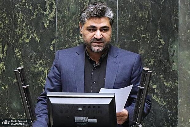 اقدام عجیب دولت در فروش سوخت/ ارزان فروشی میعانات گازی به پالایشگاه‌های کوچک/ سخنگوی کمیسیون انرژی مجلس: برخی واحدها به قاچاق خوراک و سوخت مشغول شده‌اند!
