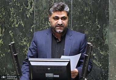 نماینده نهبندان: قوه قضائیه با مسئولان خاطی مرتبط با بازار سرمایه برخورد کند/ هیچ مسئولی در دولت پاسخگوی مردم نیست/ چرا باید سرمایه مردم این گونه نابود شود؟