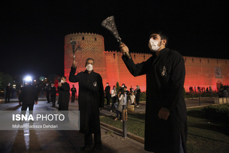 عزاداری شب چهارم محرم در مجاورت ارگ کریمخانی