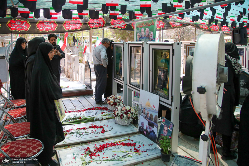 مراسم چهلمین روز شهدای جنگ تحمیلی ۱۲ روزه در قطعه 42 بهشت زهرا (س)