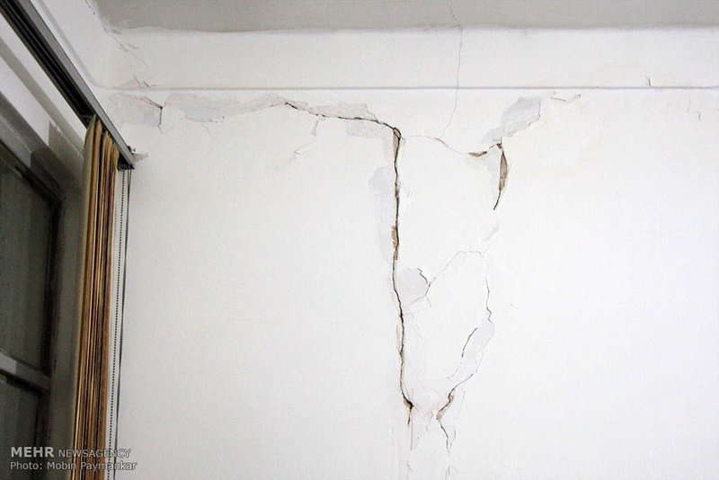 تصاویری از مناطق زلزله زده در سنندج و سر پل‌ذهاب