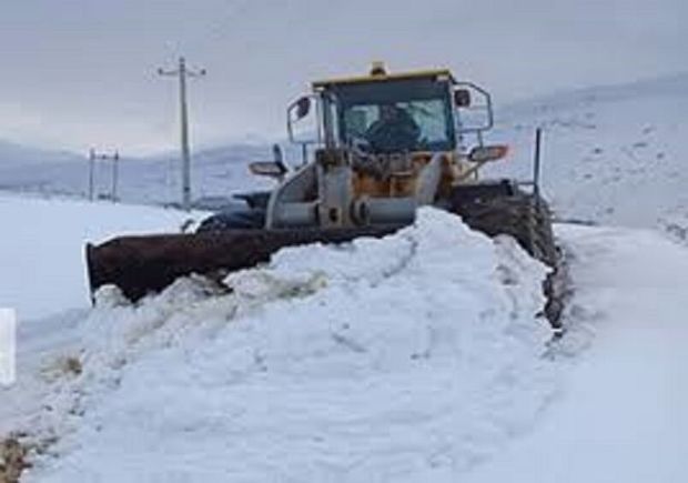 راه ارتباطی ۴۳۶ روستای دلفان باز شد